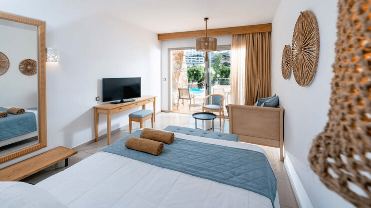 Double Land View and Sharing Pool Access